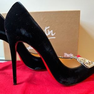 NIB CHRISTIAN LOUBOUTIN CRISTACORA CRYSTAL HEART PUMP 40 10 BLK VELVET